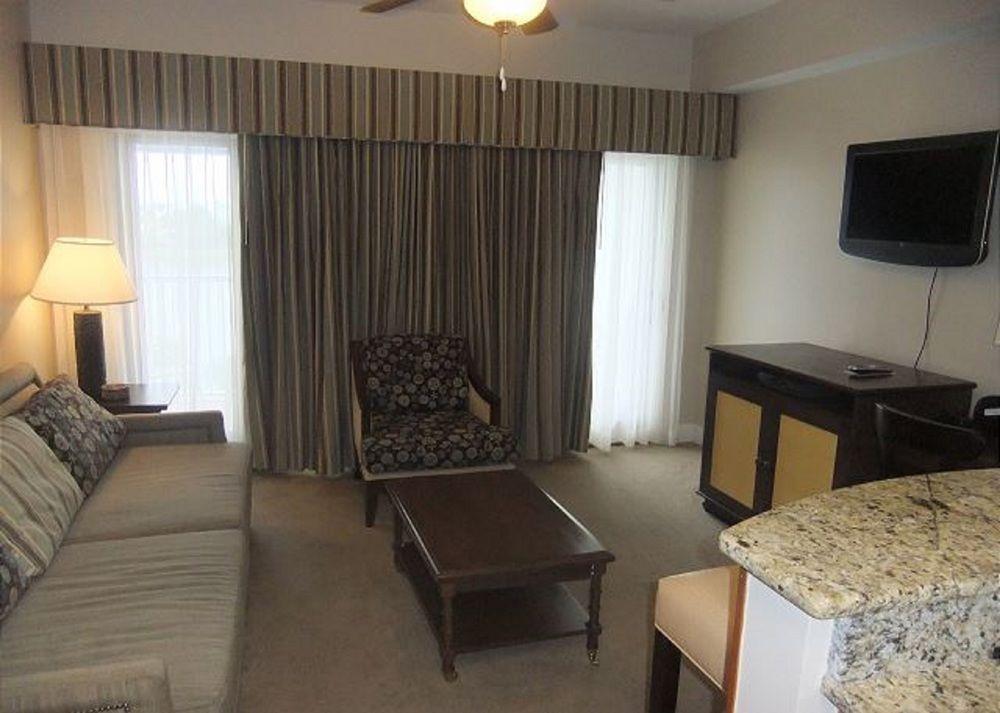 Carillon Beach Resort Inn Розмари Бийч Екстериор снимка