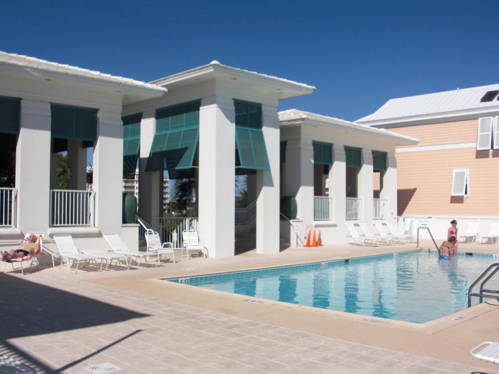 Carillon Beach Resort Inn Розмари Бийч Екстериор снимка