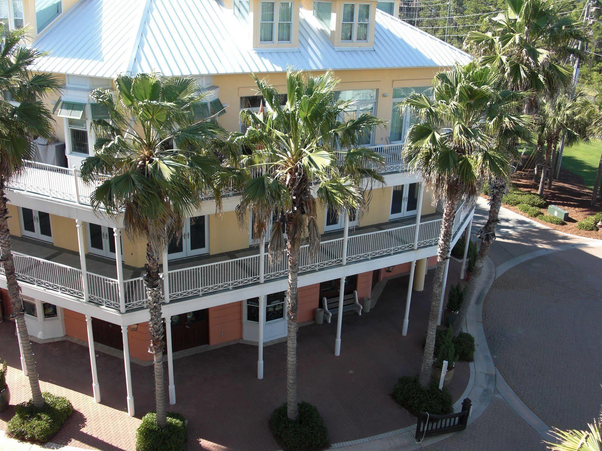 Carillon Beach Resort Inn Розмари Бийч Екстериор снимка
