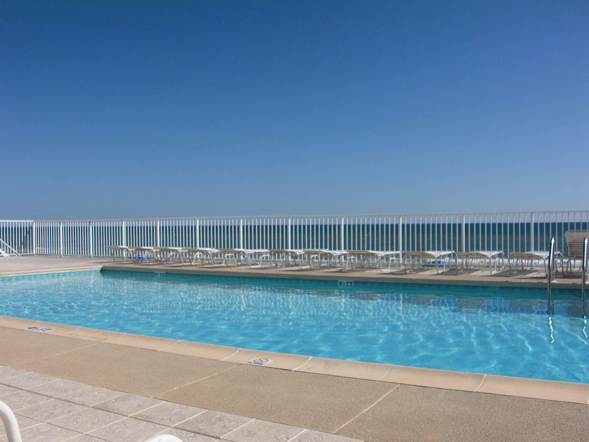 Carillon Beach Resort Inn Розмари Бийч Екстериор снимка