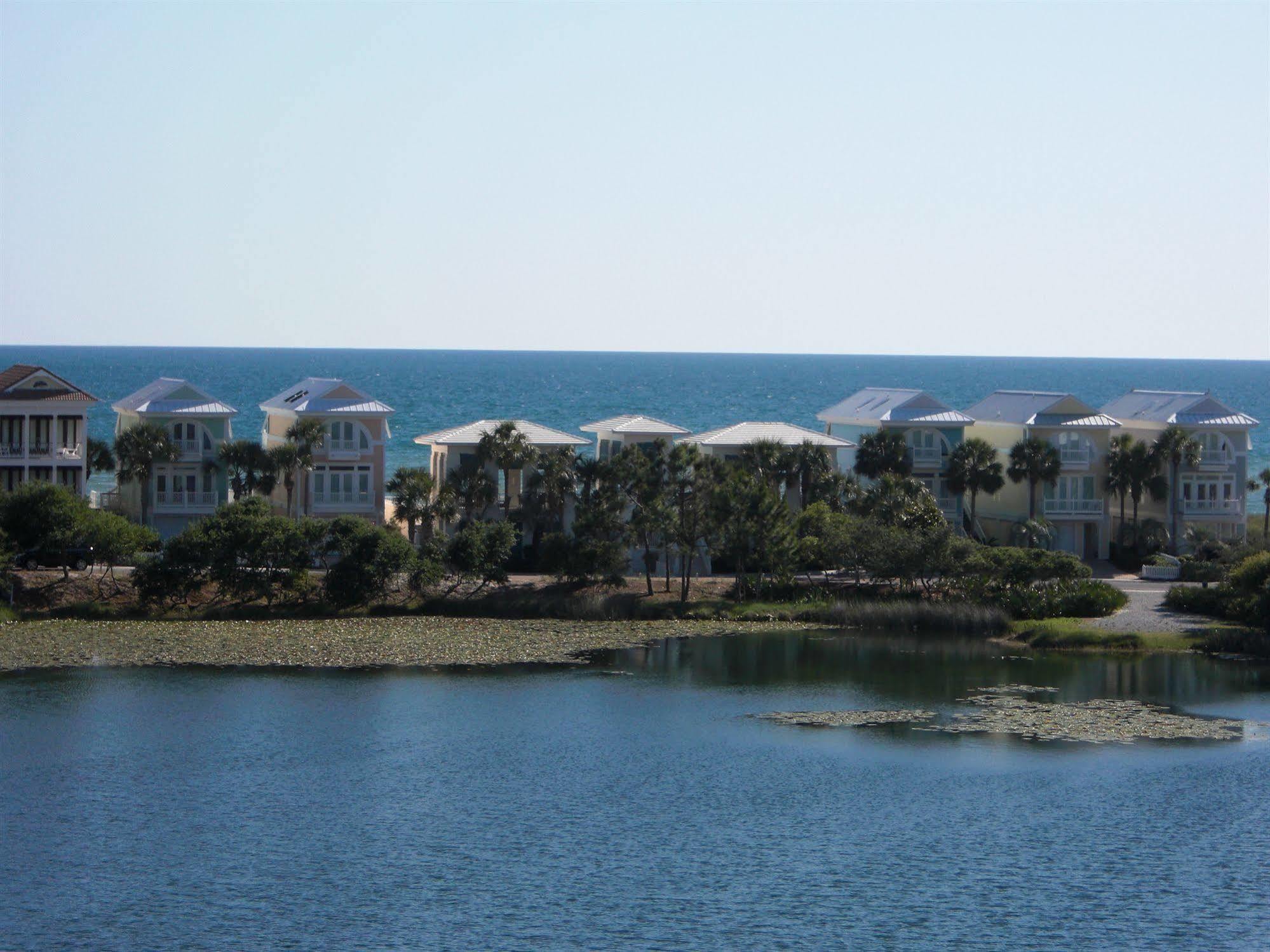 Carillon Beach Resort Inn Розмари Бийч Екстериор снимка